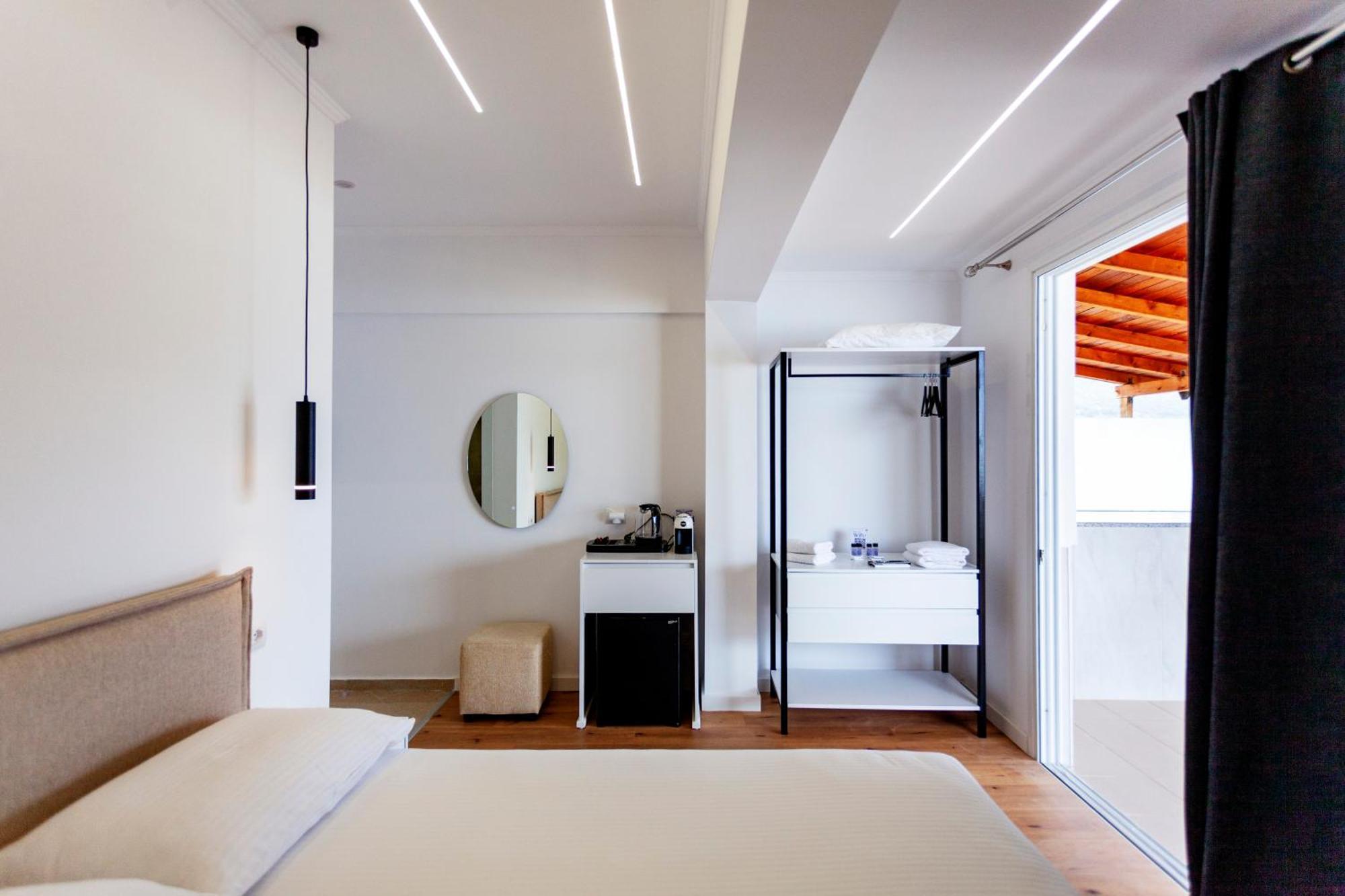 Ionio Rooms Himare Exterior photo