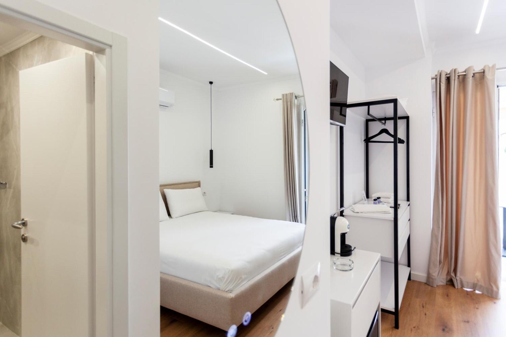 Ionio Rooms Himare Exterior photo