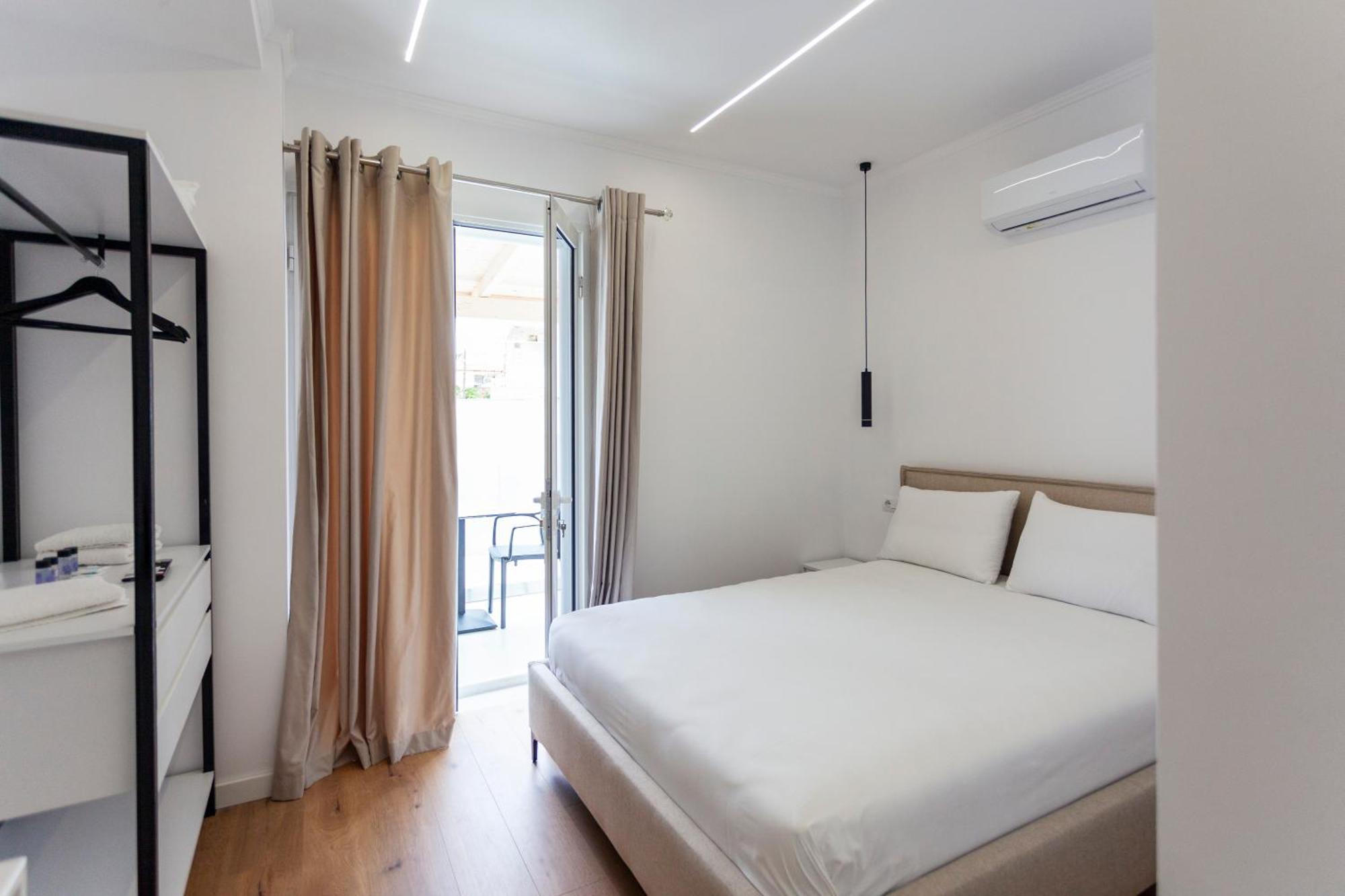 Ionio Rooms Himare Exterior photo