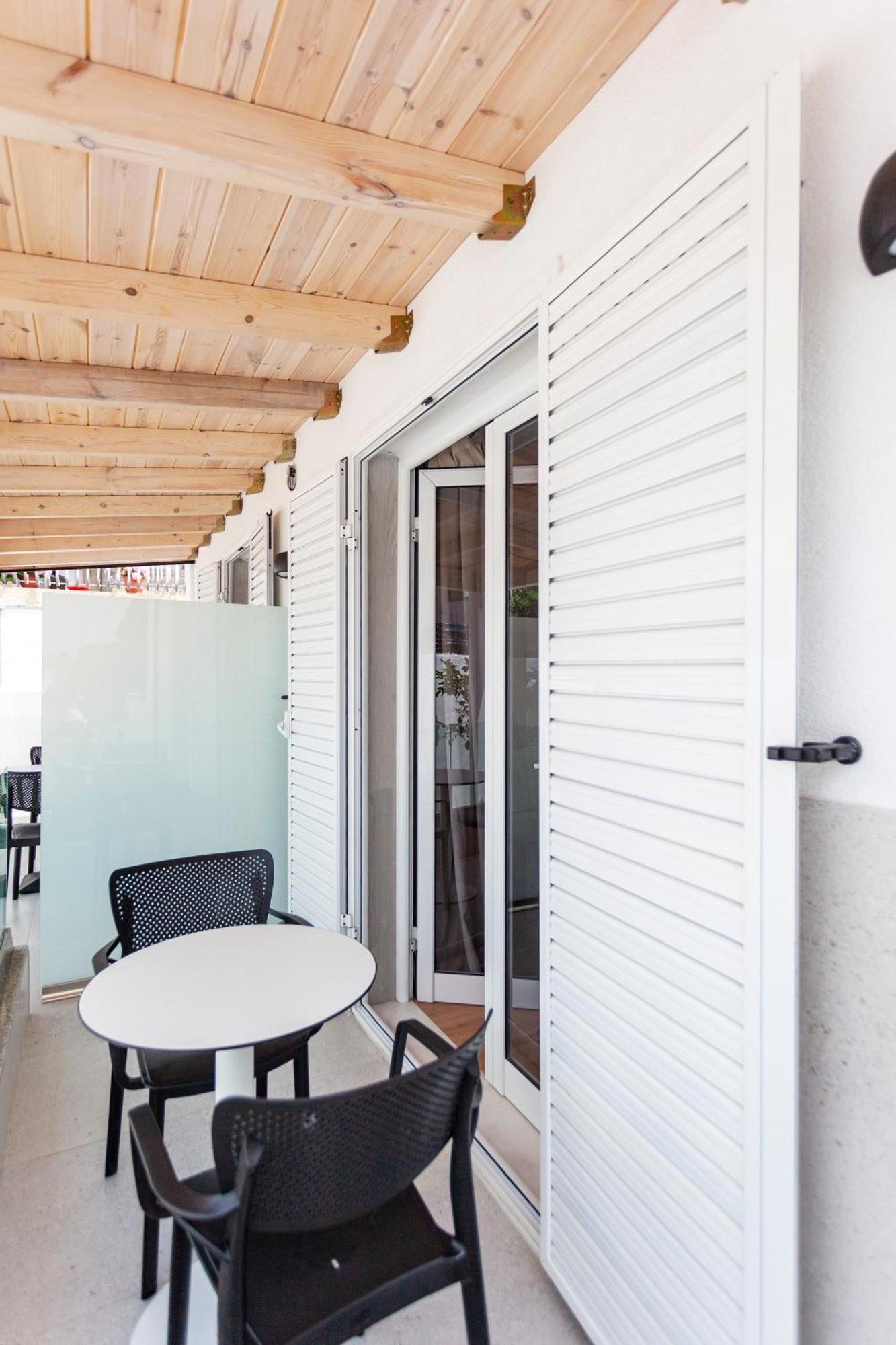 Ionio Rooms Himare Exterior photo